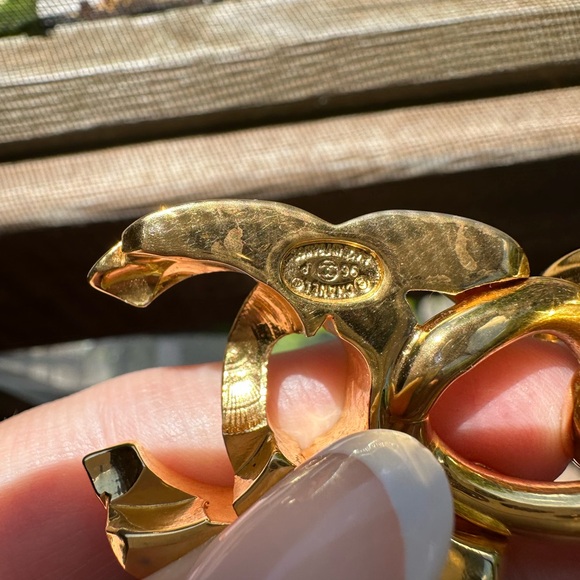 Vintage Chanel turn lock bracelet - Picture 10 of 14